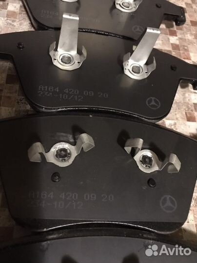 Тормозные колодки передние ML164 AMG 6.3