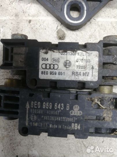 Датчик удара audi a4 8е