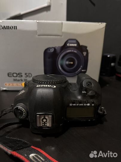 Зеркальный фотоаппарат Canon 5D Mark III