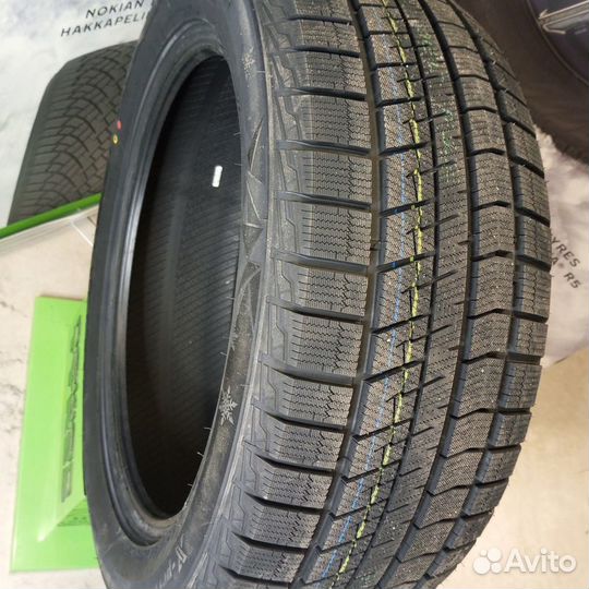 Tracmax X-Privilo S360 235/65 R17 108T