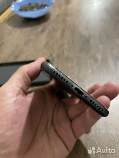 iPhone 8, 64 ГБ