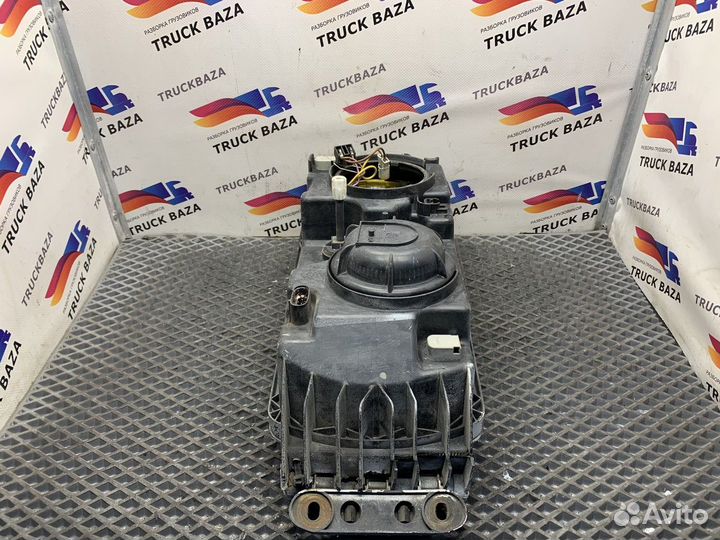 Фара правая Iveco Eurotrakker, Iveco Stralis