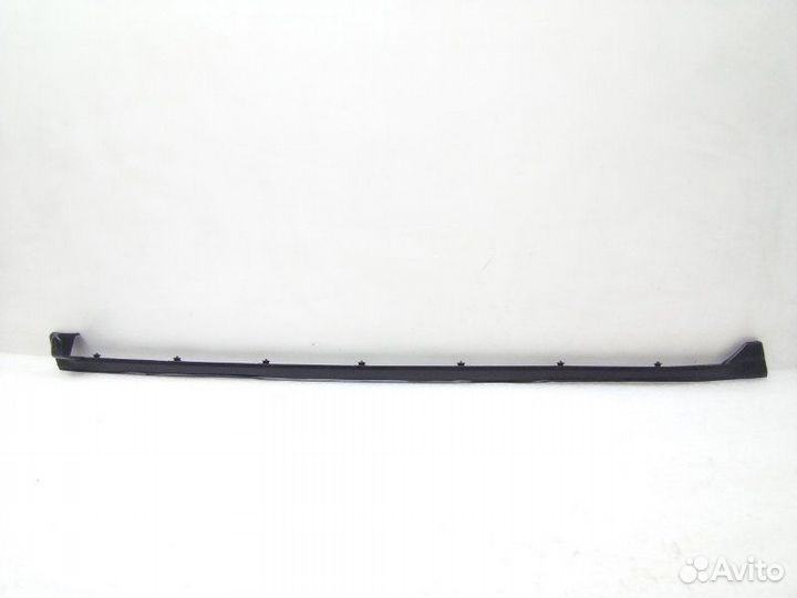 Уплотнитель двери передний правый Mercedes-Benz