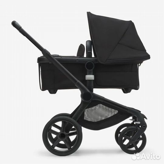 Bugaboo Fox5 2в1 на шасси Black цвет черный