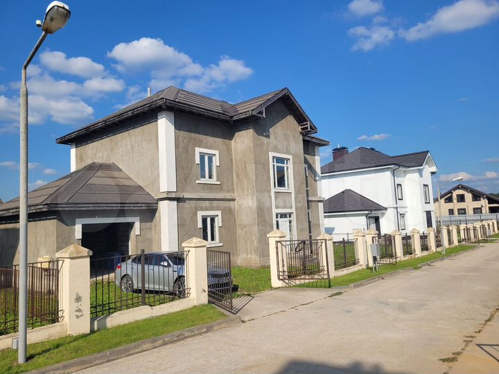 Дом 376,9 м² на участке 10 сот.