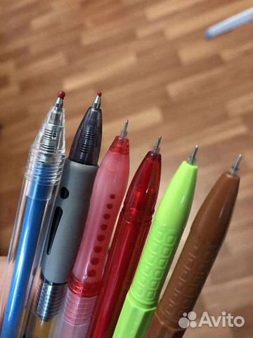 Гелевые ручки разных цвет