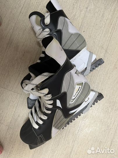Коньки хоккейные