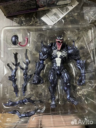 Revoltech venom и carnage