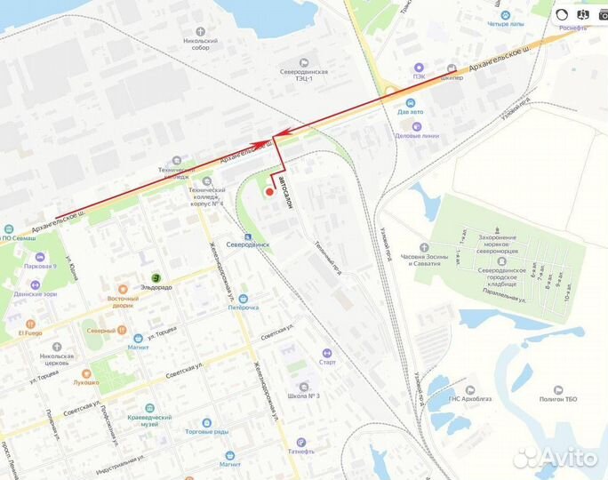 Стойка амортизатора передняя левая Nissan Terrano