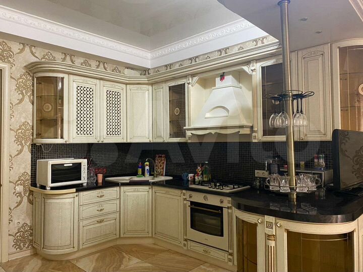 3-к. квартира, 105 м², 3/6 эт.