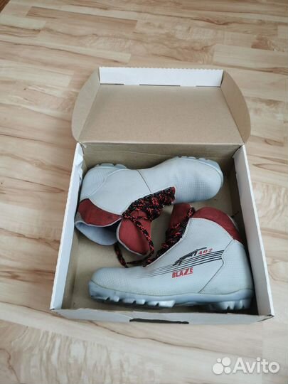 Ботинки лыжные женские 38-39 размер