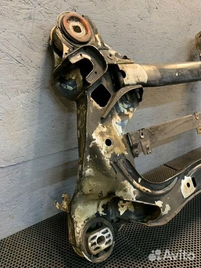 Подрамник передний Bentley Continental Flying Spur