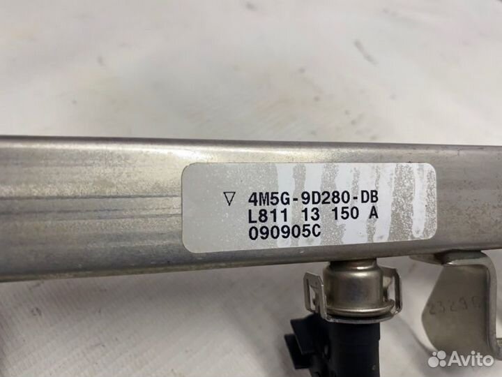 Рампа топливная с форсунками Ford Focus седан qqdb