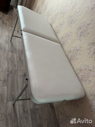 Кушетка для наращивания ресниц и шугаринга