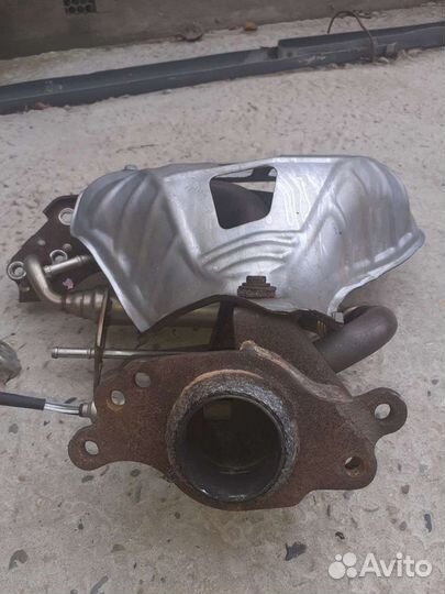 Выпускной коллектор toyta 1NZ-FE второго поколения