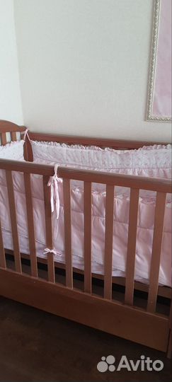 Детская кровать с маятником и ящиком