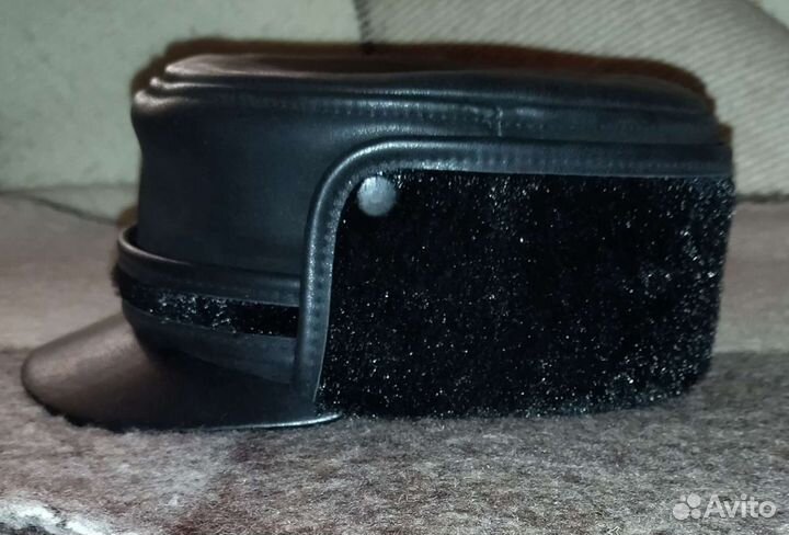 Зимняя мужская шапка