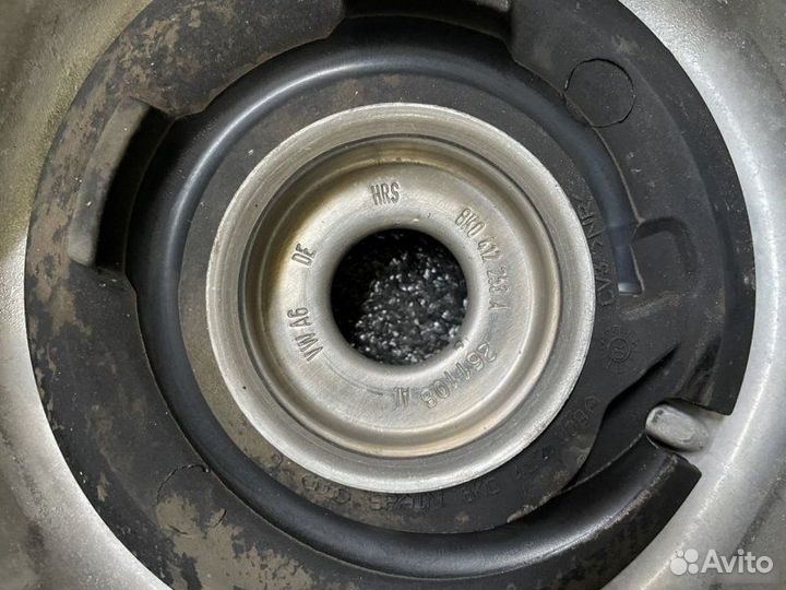 Опора стойки передняя правая Audi A4 B8 2.0 tfsi