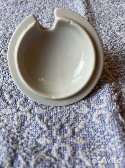 Крышки маленькие редкие, фарфоровые