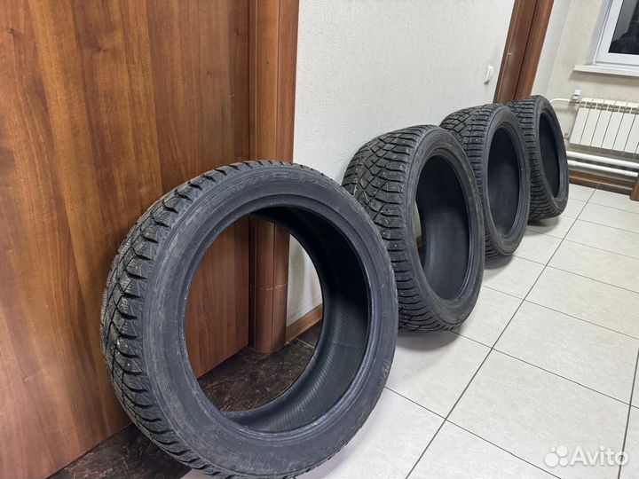 Nitto Therma Spike 275/45 R21 110N