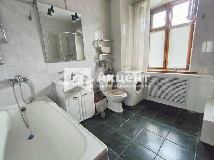 2-к. квартира, 74 м², 3/5 эт.