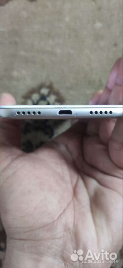 Телефон Xiaomi Redmi 5 Plus