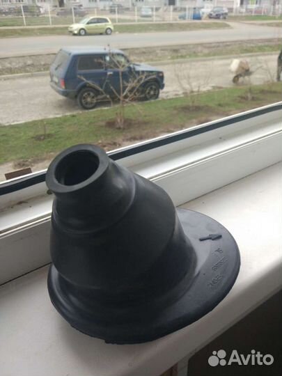 Пыльник рулевой колонки на Рено Лагуна 2