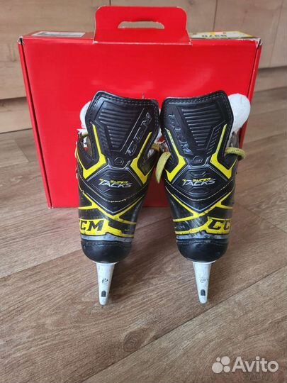 Коньки хоккейные профессиональные