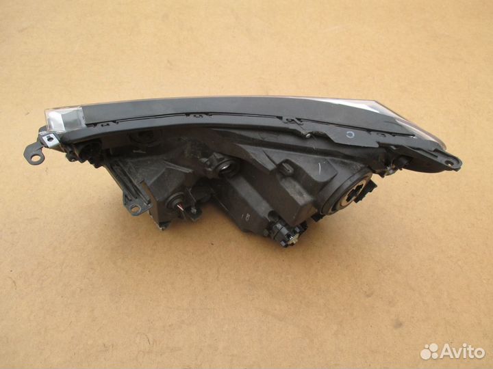 Фара правая Toyota RAV 4 с 2015