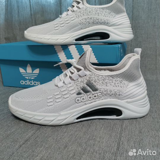 Кроссовки adidas белые