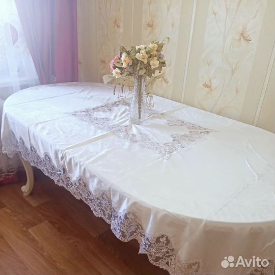 Новогодний ,нарядный скатерть