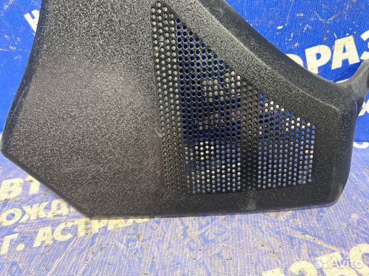 Пластик моторного отсека Audi A6C5 седан AZA 1998