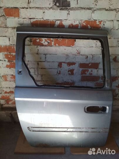 Двери на dodge caravan 4