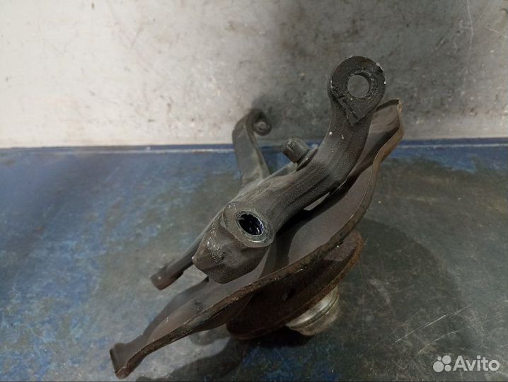 Ступица передняя правая Chrysler Crossfire