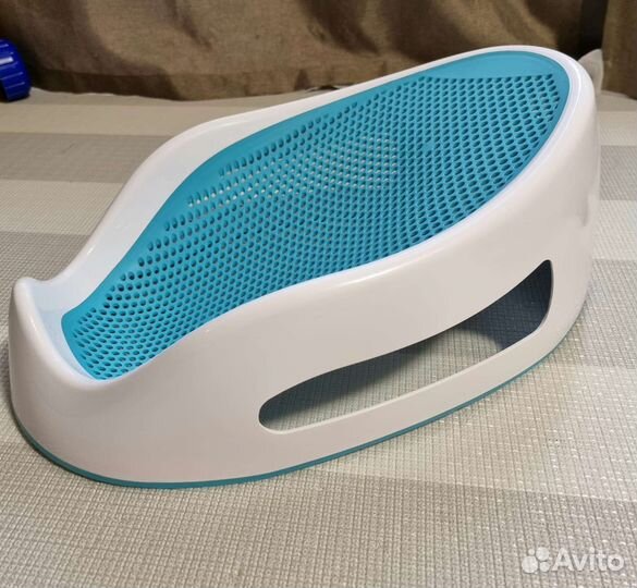 Для купания новорождённого- ванна, стульчик, горка