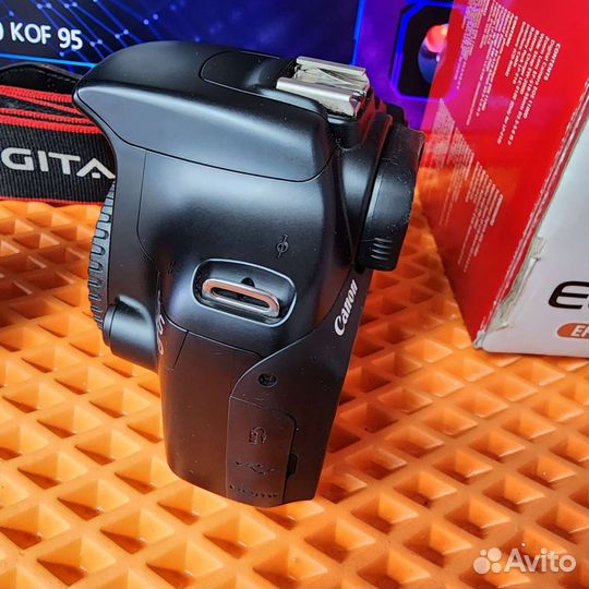 Фотоаппарат Canon 1100D