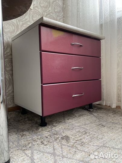 Кухонный стол и комод