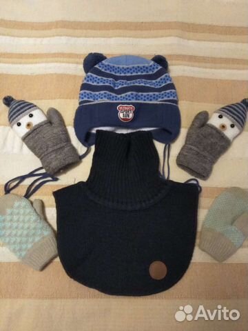 Комплект шапка, манишка, варежки