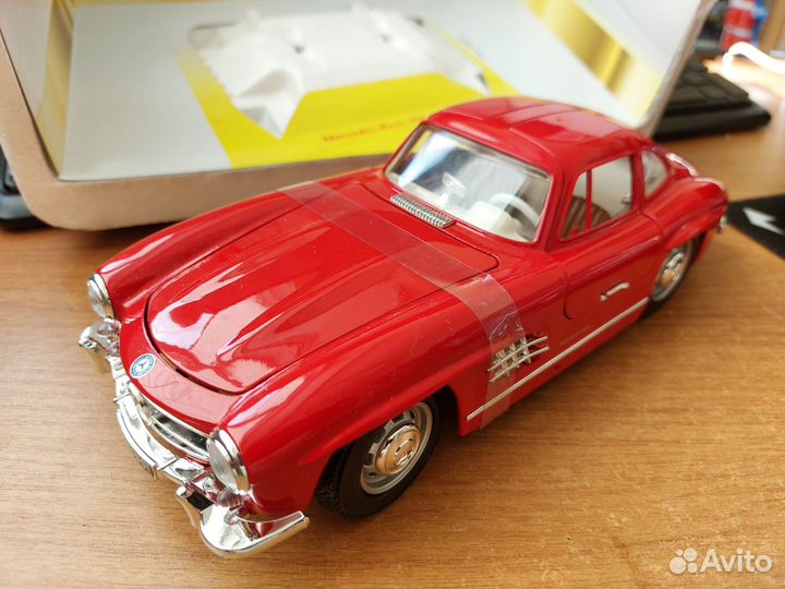 Коллекционная модель Mercedes-Benz 300 SL 1:18