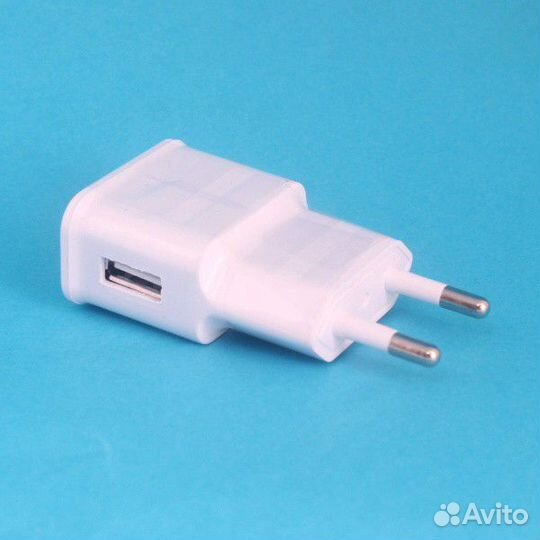 Зарядное устройство USB 5V 2A белое