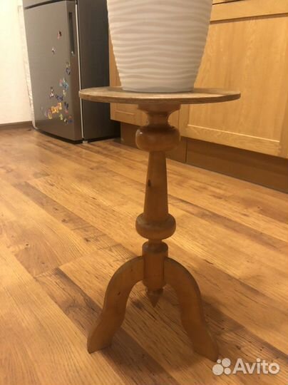 Напольные подставки под цветы