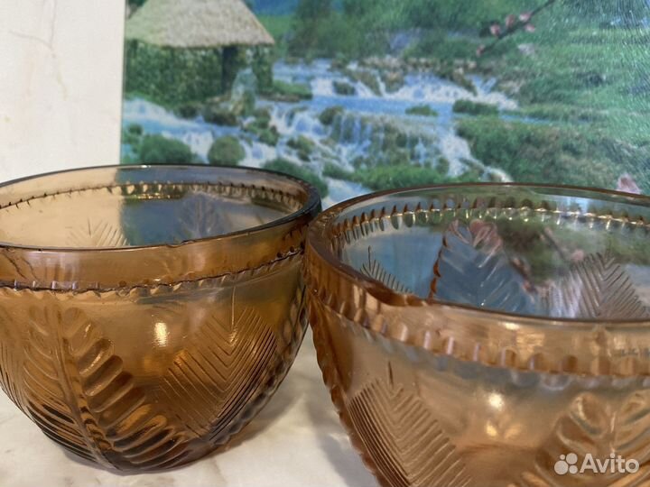 Салатница круглая из цветного стекла, советская