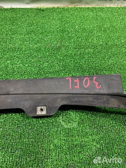 Брызговик передний левый Audi A4 B8 CDN 2011