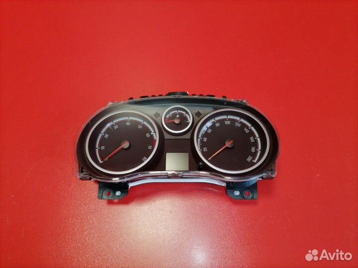 Щиток приборов Opel Corsa S07 A14XER 2011
