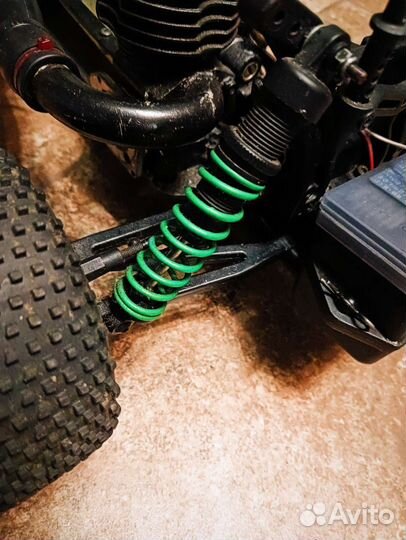 Машина на радиоуправлении бензиновая