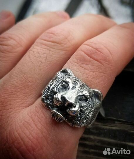 Серебряное кольцо 