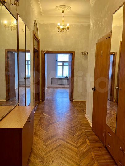 4-к. квартира, 98 м², 2/5 эт.