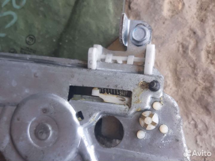 Стеклоподьемник задний правый SLK R170