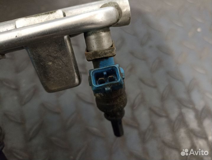 Форсунка инжекторная электрическая VW Passat B5