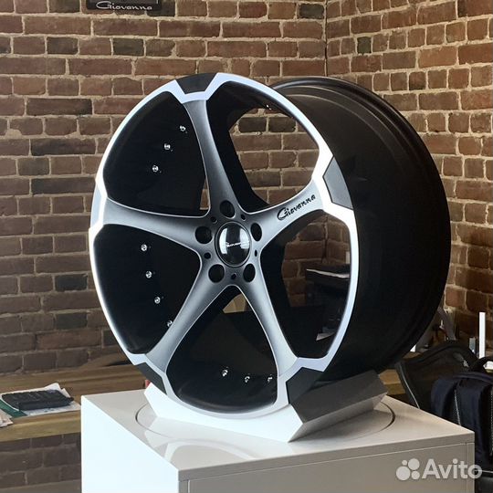 Диски r22 на Range Rover Vogue Sport